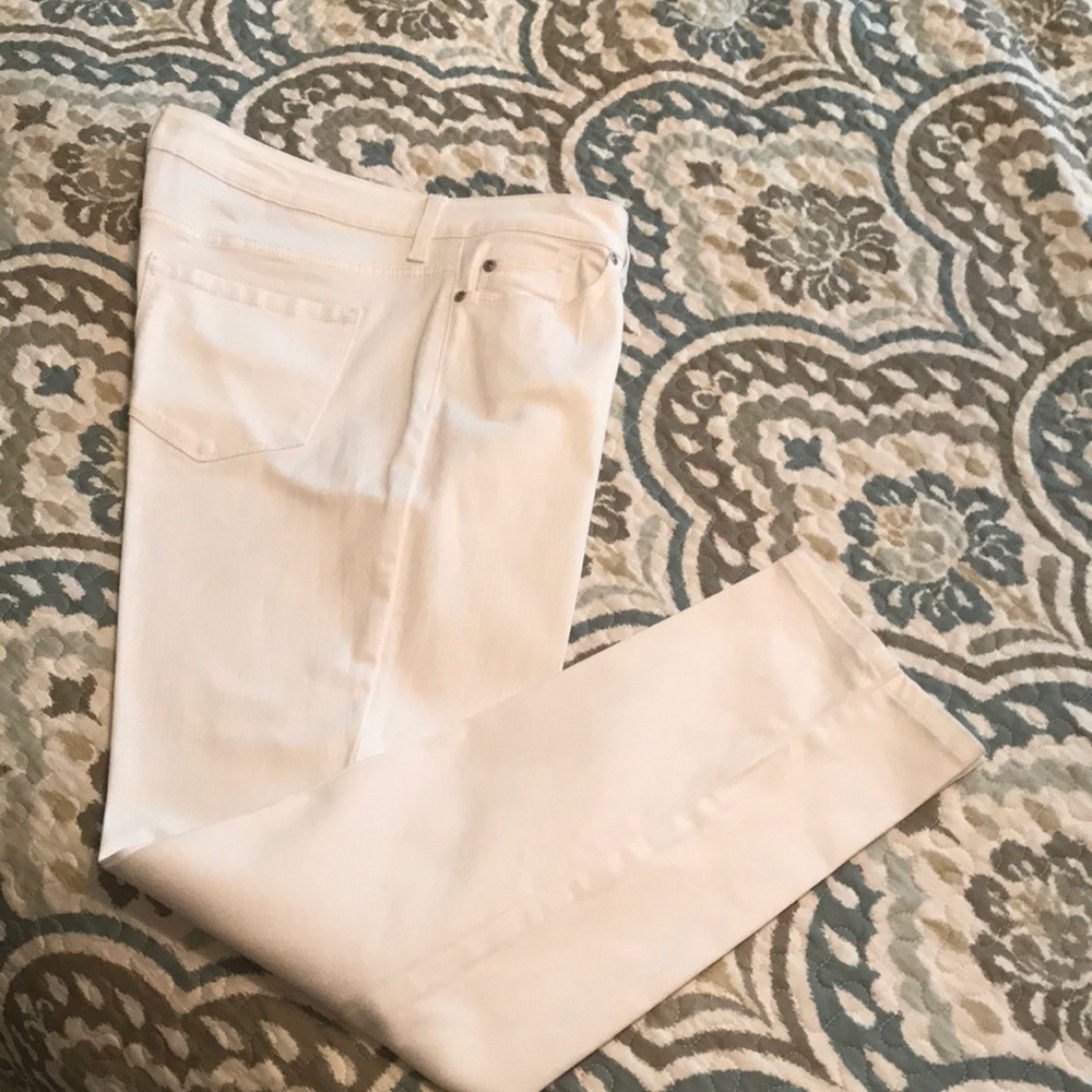 NYDJ White, ankle jeans. Size 10.